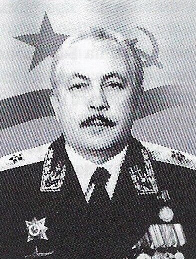 Контр-адмирал Анатолий Петров.